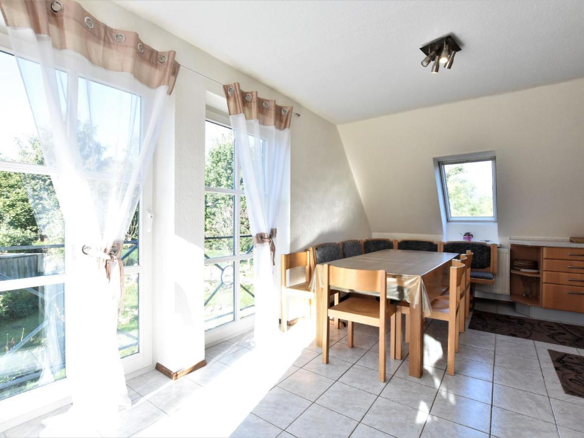 4 Room Holiday Apartment With Garden Kossau Rum bild